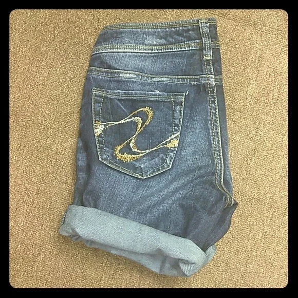 Silver JEANS Distressed Julia 27 Cutoff Sh… - Picture 4 of 10